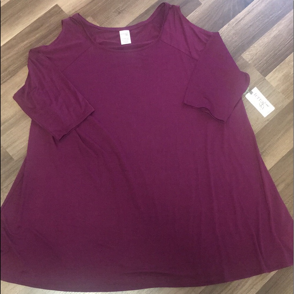 Terra & Sky Cold Shoulder Tunic